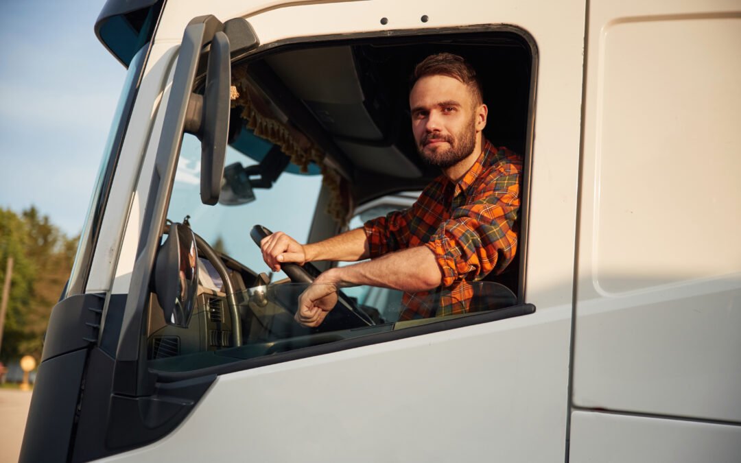 TRANSPORTADORAS INTENSIFICAM PROGRAMAS DE FORMAÇÃO INTERNA PARA ENFRENTAR ESCASSEZ DE MOTORISTAS CARRETEIROS