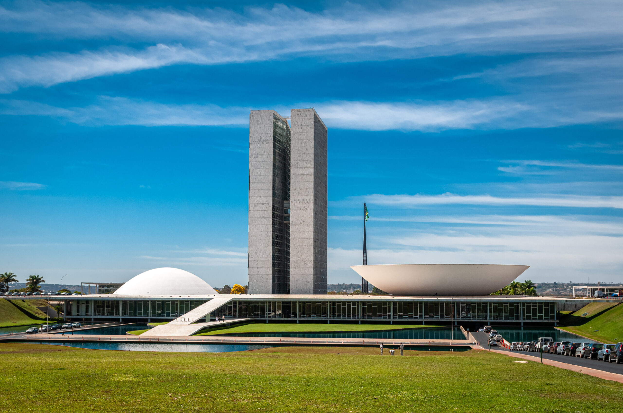 MP DO FRETE: LULA SANCIONA LEI QUE REFORÇA FISCALIZAÇÃO DO PISO MÍNIMO E CONCEDE ANISTIA A CAMINHONEIROS DOS BLOQUEIOS DE 2022