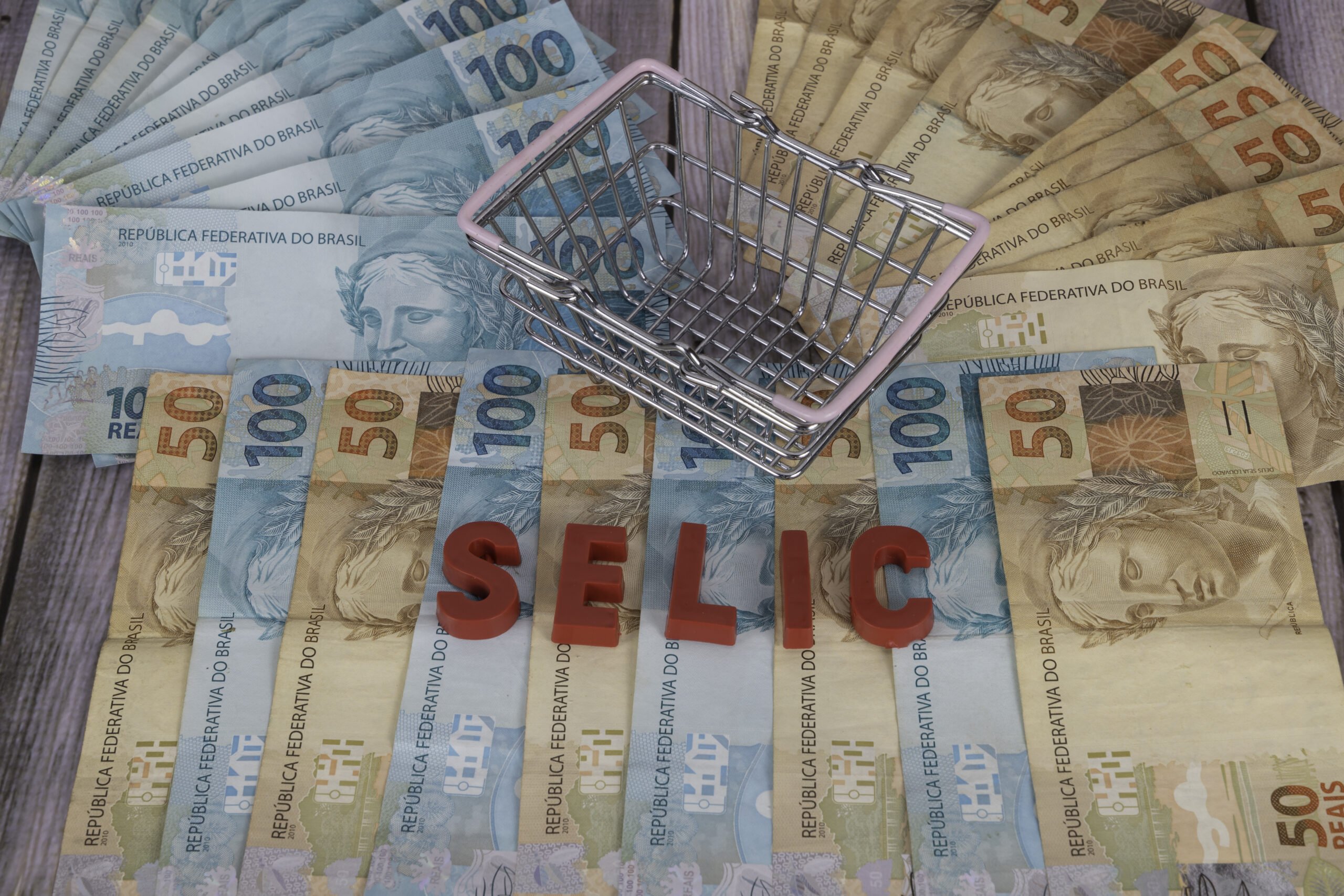 MERCADO PRECIFICA 95% DE CHANCE DE NOVO CORTE NA SELIC NA REUNIÃO DO COPOM DA PRÓXIMA SEMANA